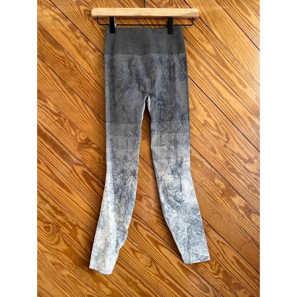 Lululemon Ebb to Train Tight Legging - Picture 7 of 9